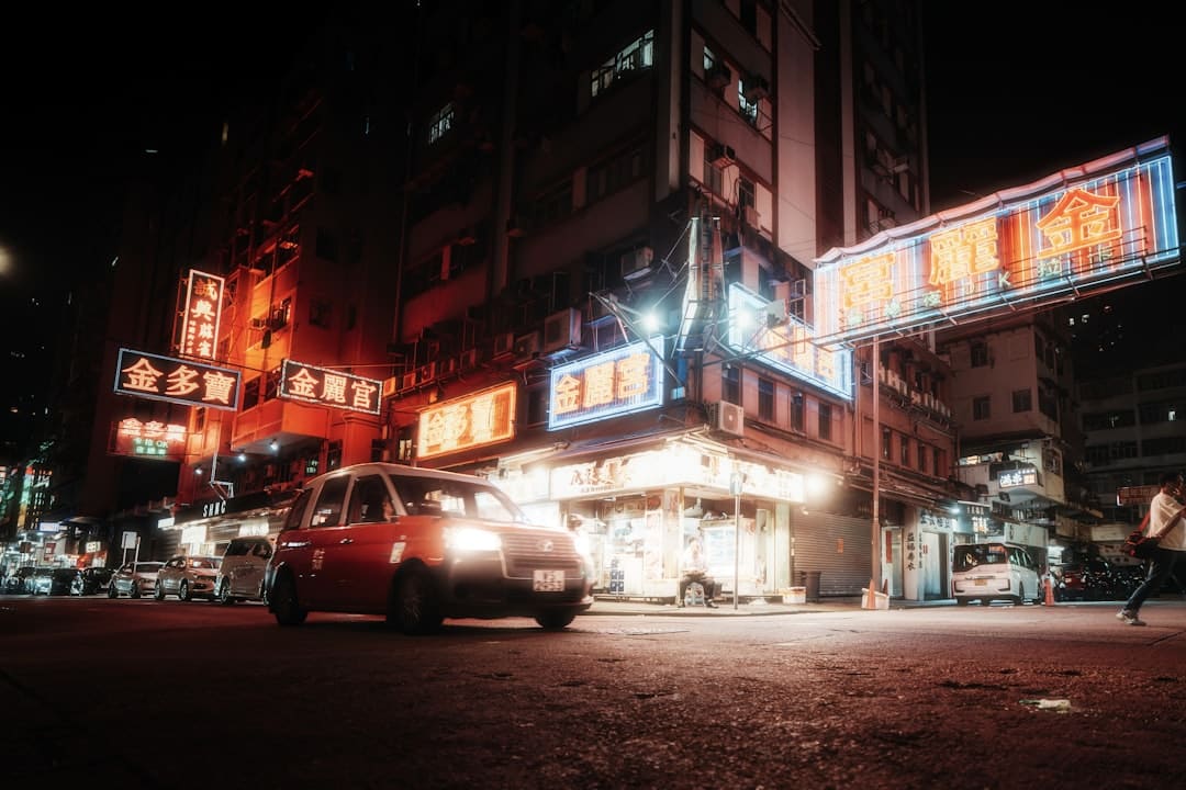 吴京人设坍塌，有胡锡进一份劳绩